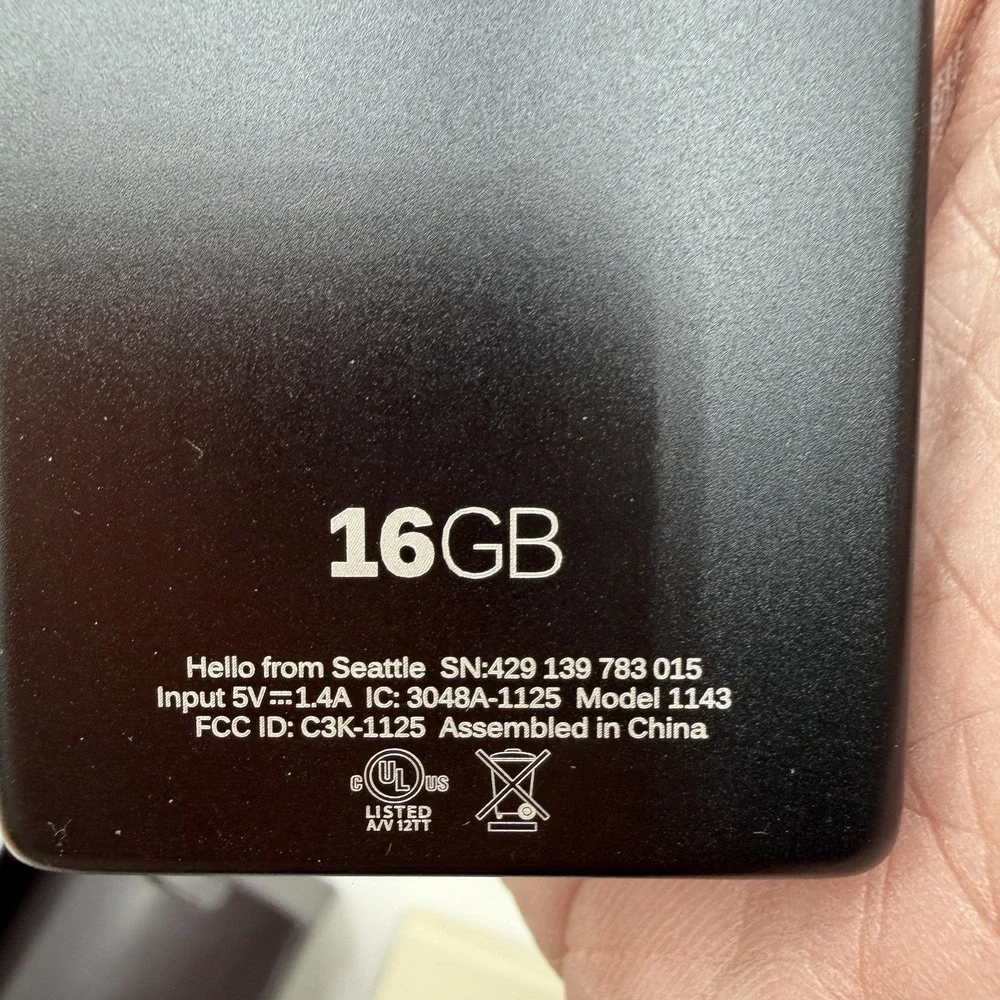 Microsoft Zune 1143 Black 16 GB Digital Media Player For Parts Does Not Charge